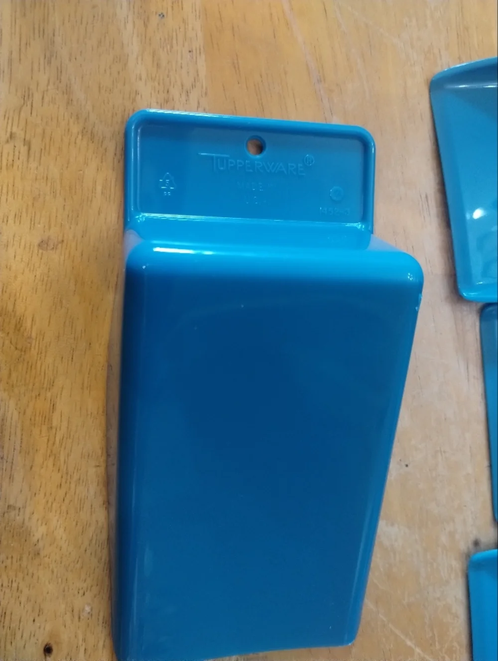 NEW Tupperware Scoop Set of 5 Blue Wall Mount Hanging Scoops Pantry Pet Food
